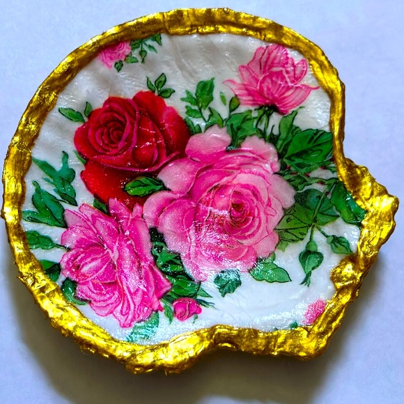 Handcrafted Shell Pink Floral Dish Decoupage - Picture 3 of 4